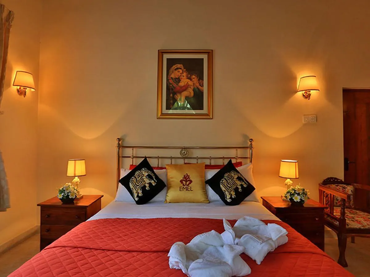 Emel Boutique Hotell Negombo