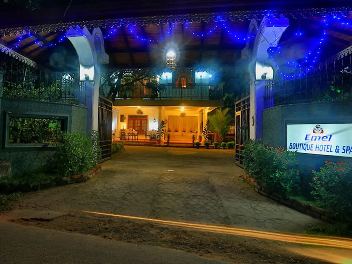 Emel Boutique Hotell Negombo