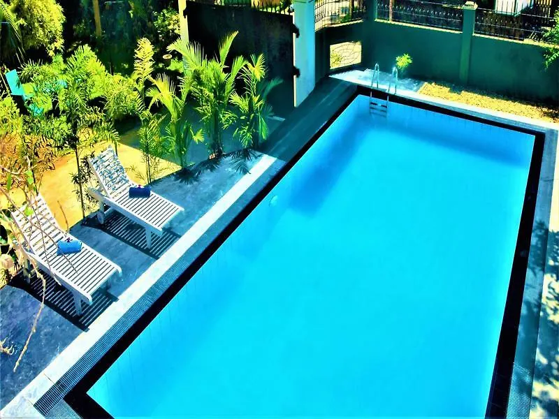 Emel Boutique Hotell Negombo 4*,